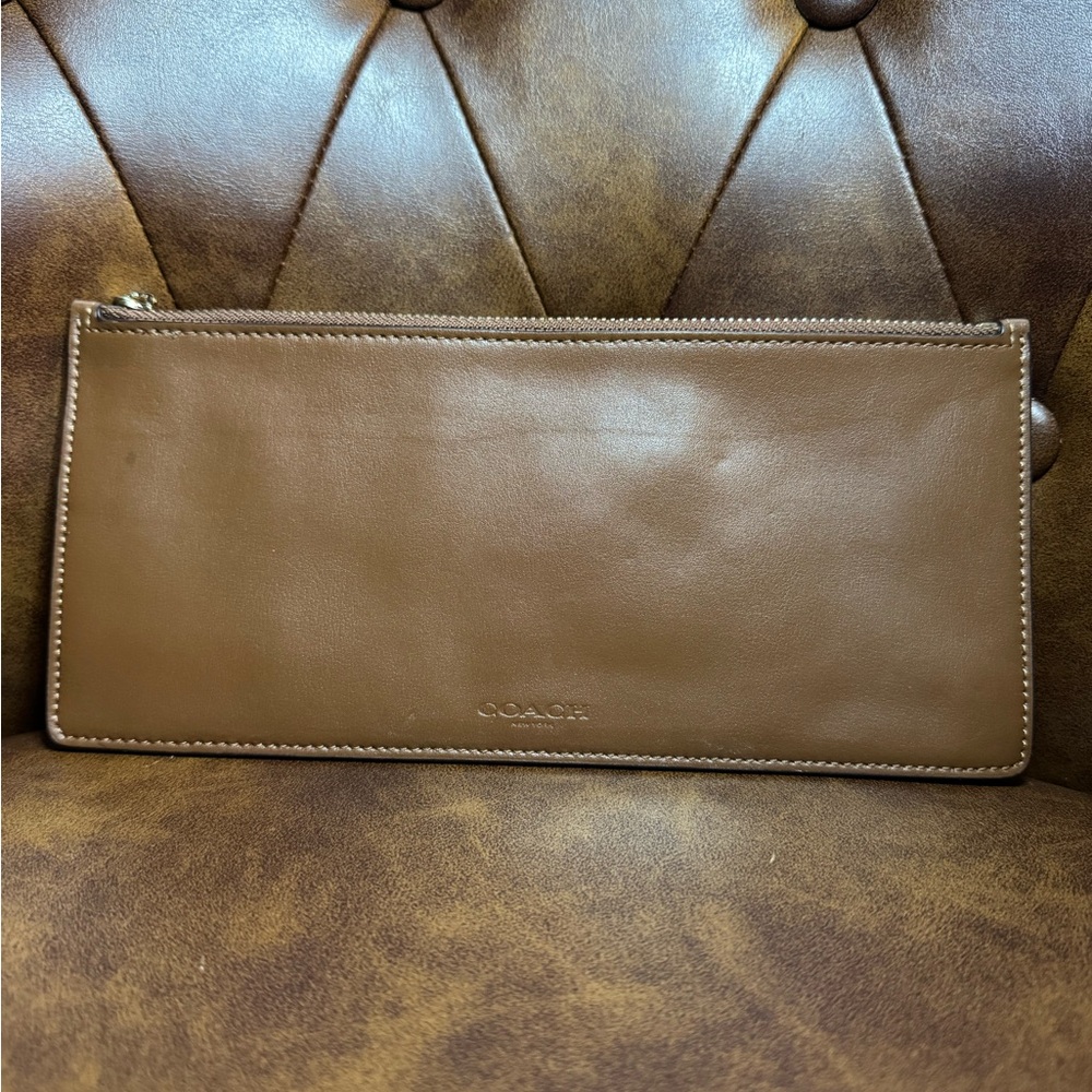 Coach Brown Leather Zip Clutch Wallet – Gold Hardware